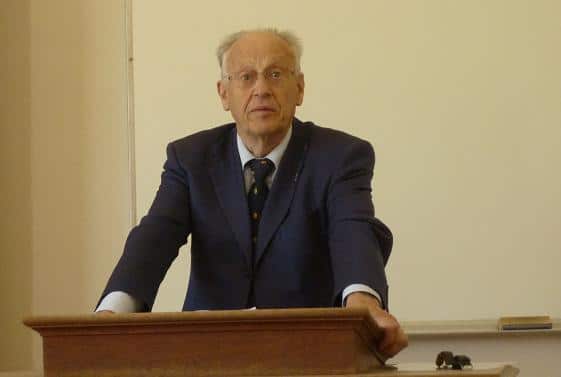 Photo of Vincent Brümmer awarded the Andrew Murray Prize for Theology